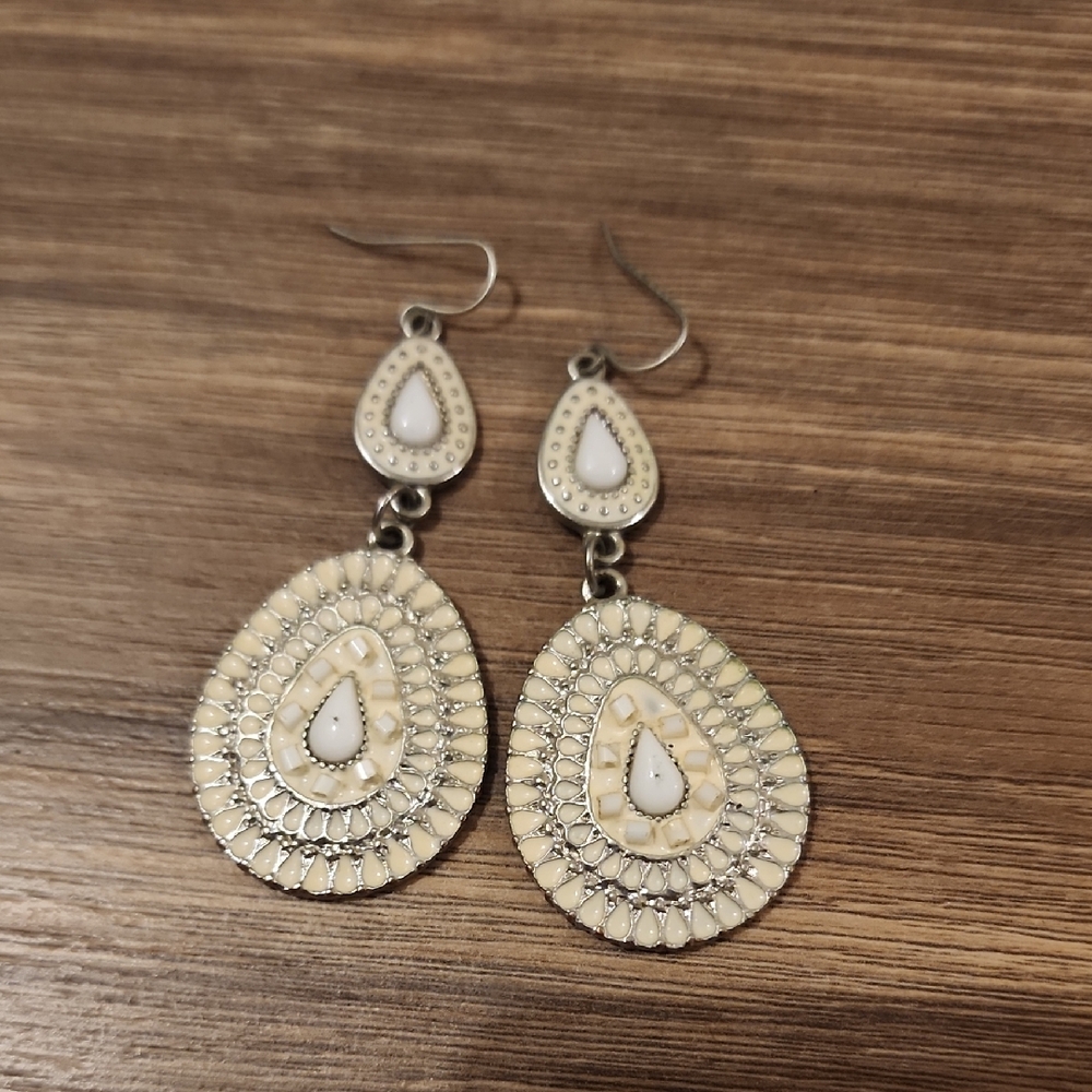 Elegant Cream and Silver Teardrop Earrings